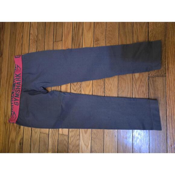 Gymshark Pants - Gymshark Women's Leggings with Pink Logo Waistband capri